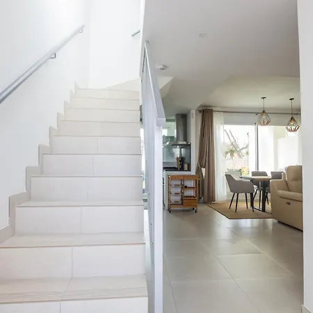 Luxurious Beachside Haven * Cadice