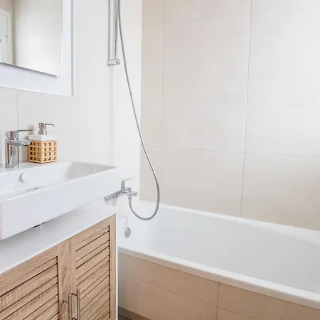 Apartman Luxurious Beachside Haven *