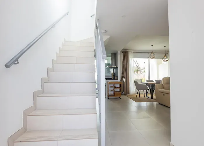 Luxurious Beachside Haven * Cadice