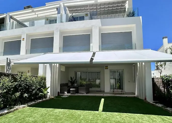 Luxurious Beachside Haven