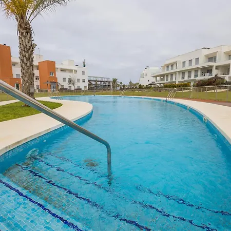 Luxurious Beachside Haven Apartamento