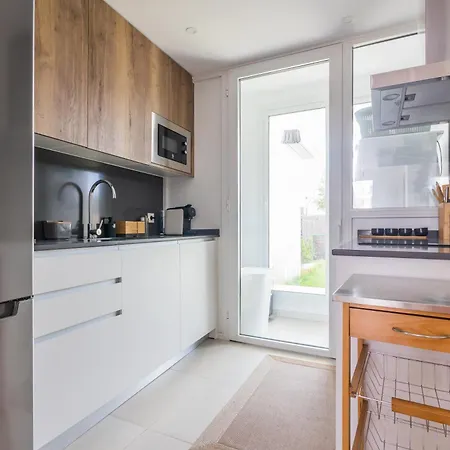 Luxurious Beachside Haven *