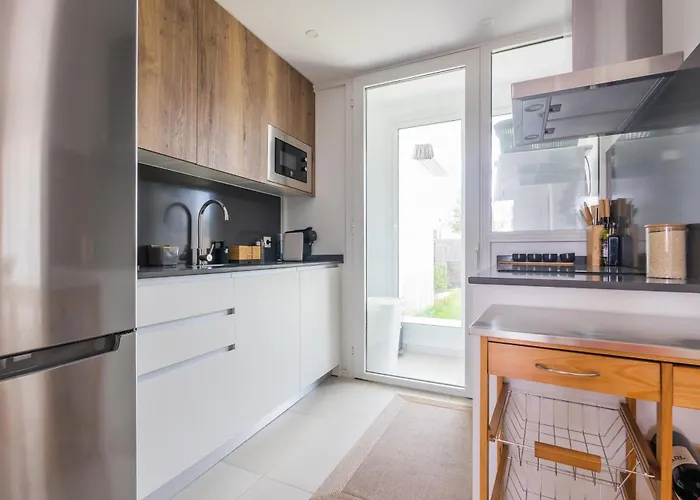 Luxurious Beachside Haven *